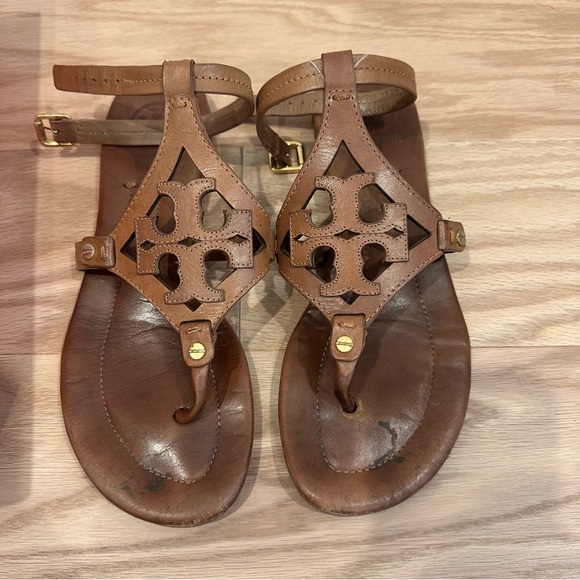 Tory Burch Cybelle flat sandal in brown - Picture 2 of 8